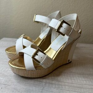 Audrey Brooke Women’s White & Gold Strappy Woven Platform Wedges in Size 6